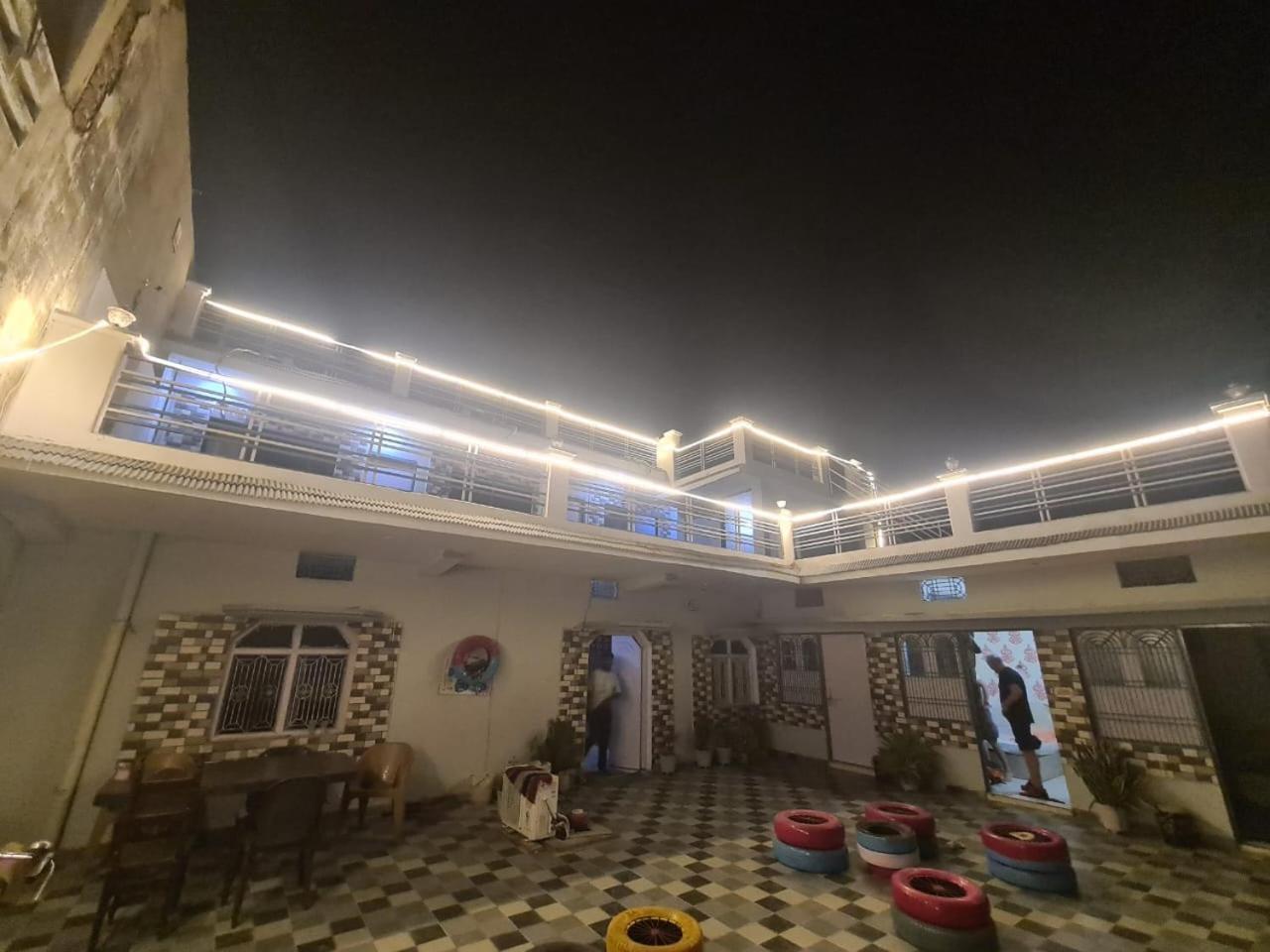 Mohit Paying Guest House Варанаси Экстерьер фото
