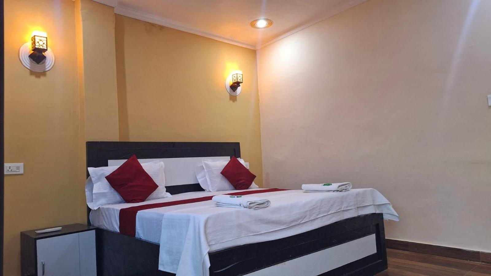 Mohit Paying Guest House Варанаси Экстерьер фото