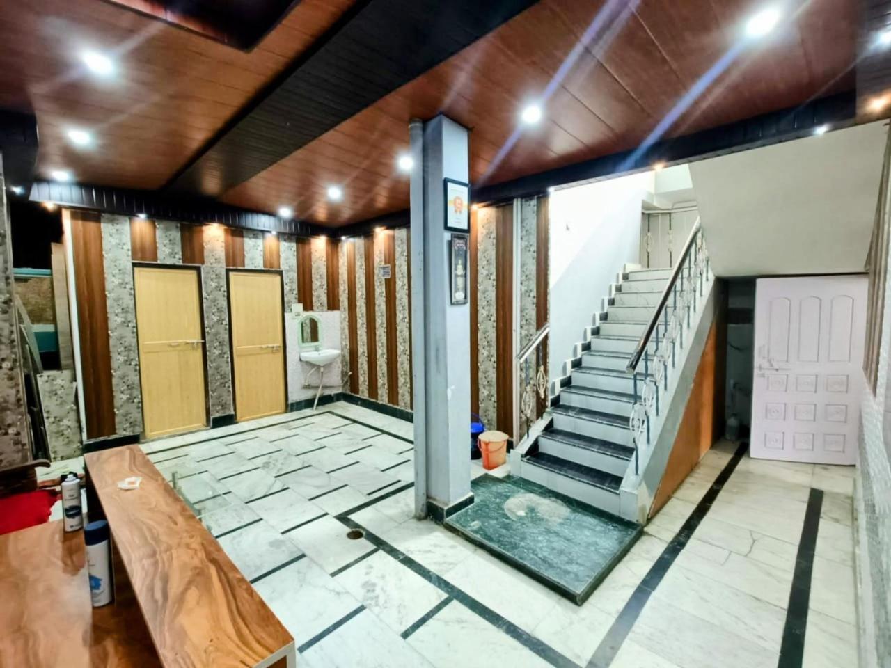 Mohit Paying Guest House Варанаси Экстерьер фото